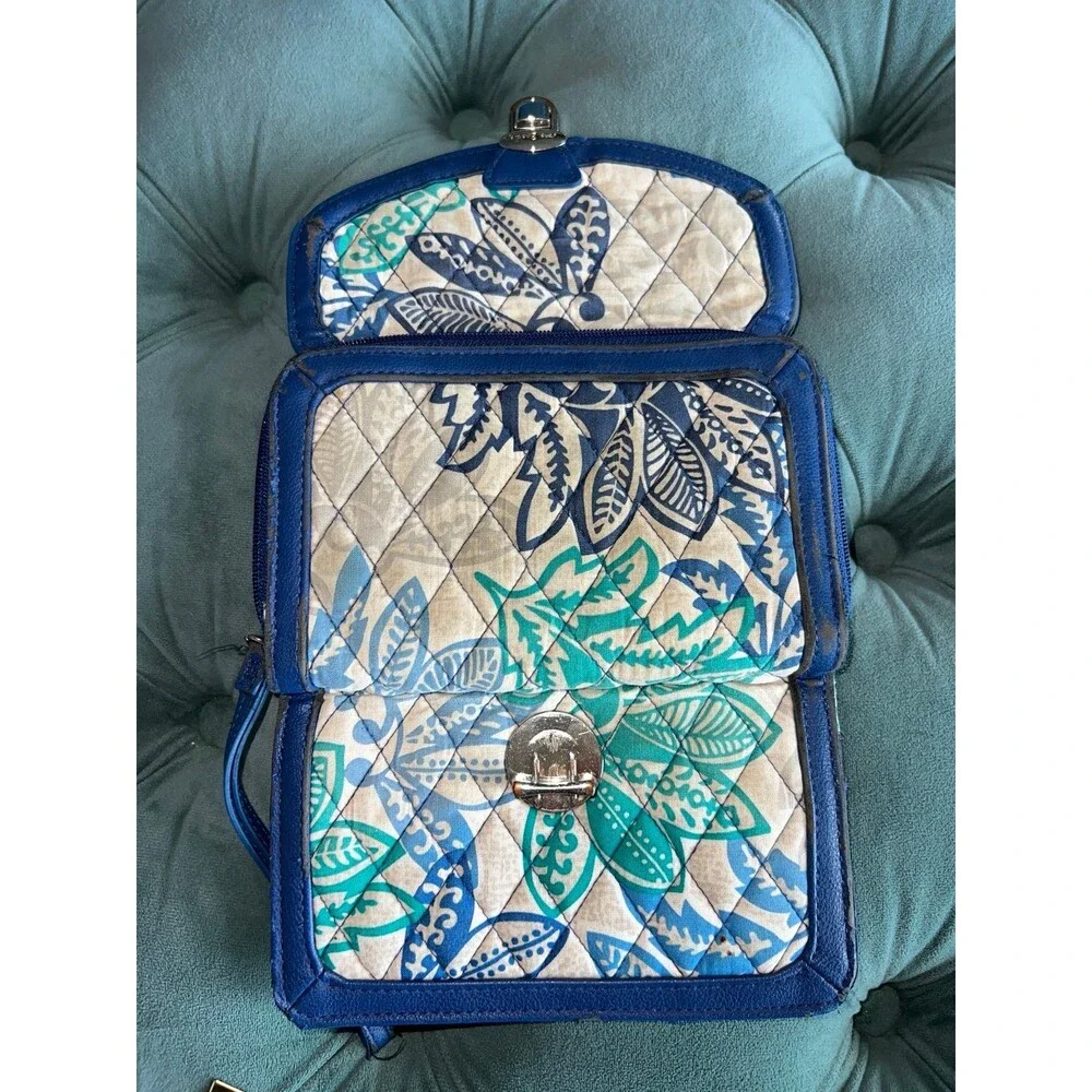 Vera Bradley Floral quilted wallet-wristlet - Picture 3 of 6